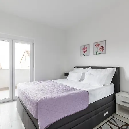 Apartments Villa Salona Sky Room photo