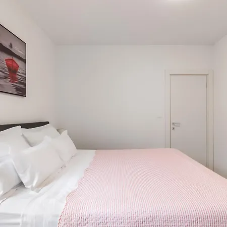 Apartments Villa Salona Sky Room photo