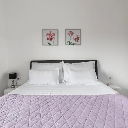 Apartments Villa Salona Sky Room photo