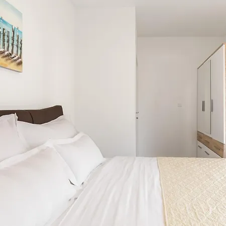 Apartments Villa Salona Sky Room photo