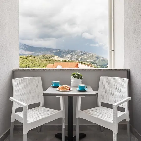 Apartments Villa Salona Sky Room photo