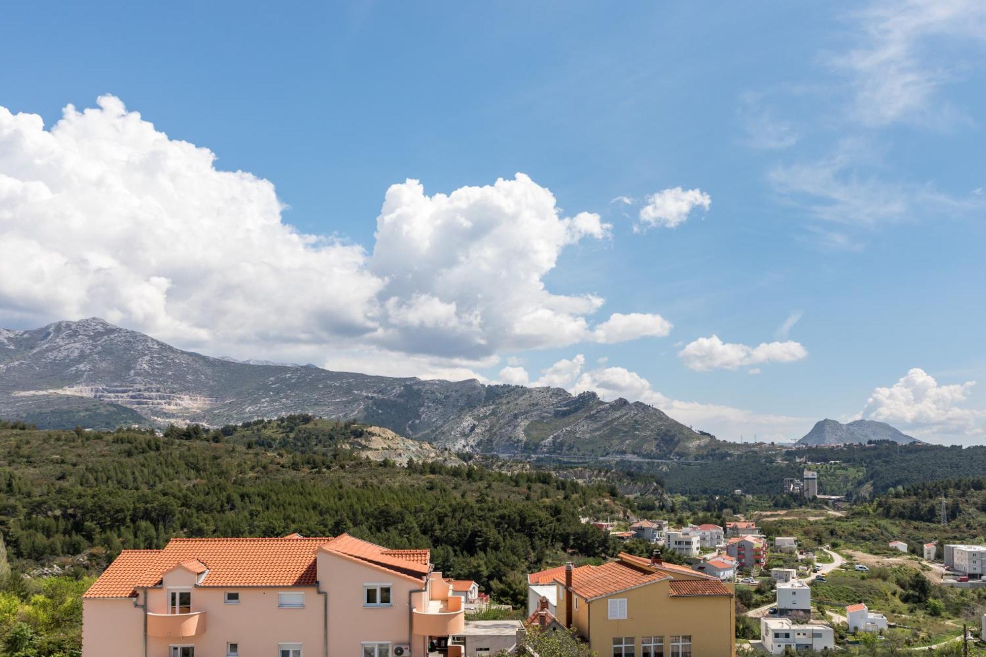 Apartment Sky Solin